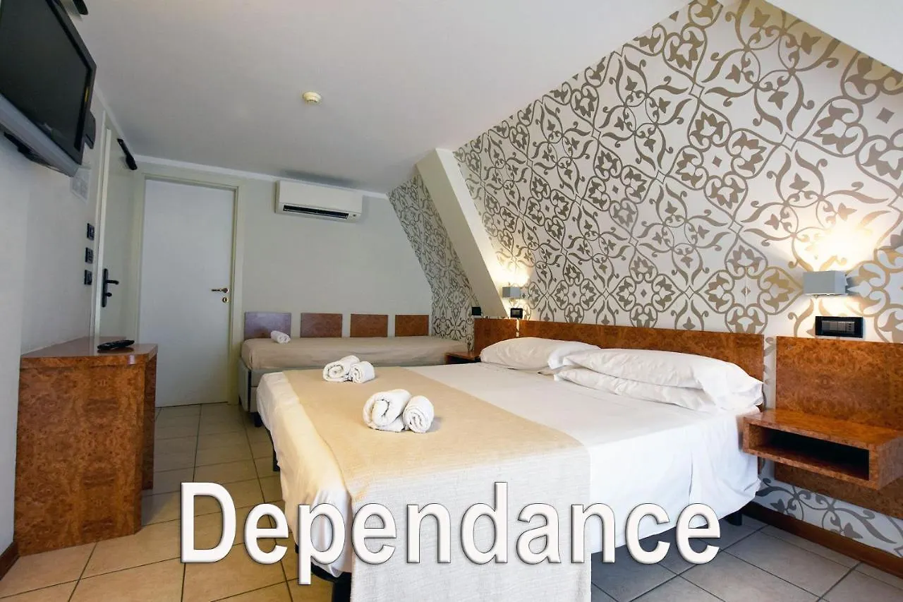 Hotel Aurora Viserba Di Rimini 3*,