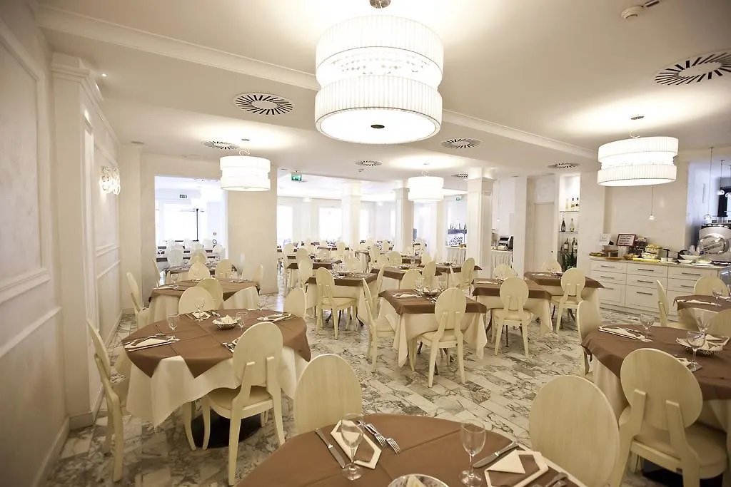 Hotel Aurora Viserba Di Rimini 3*,