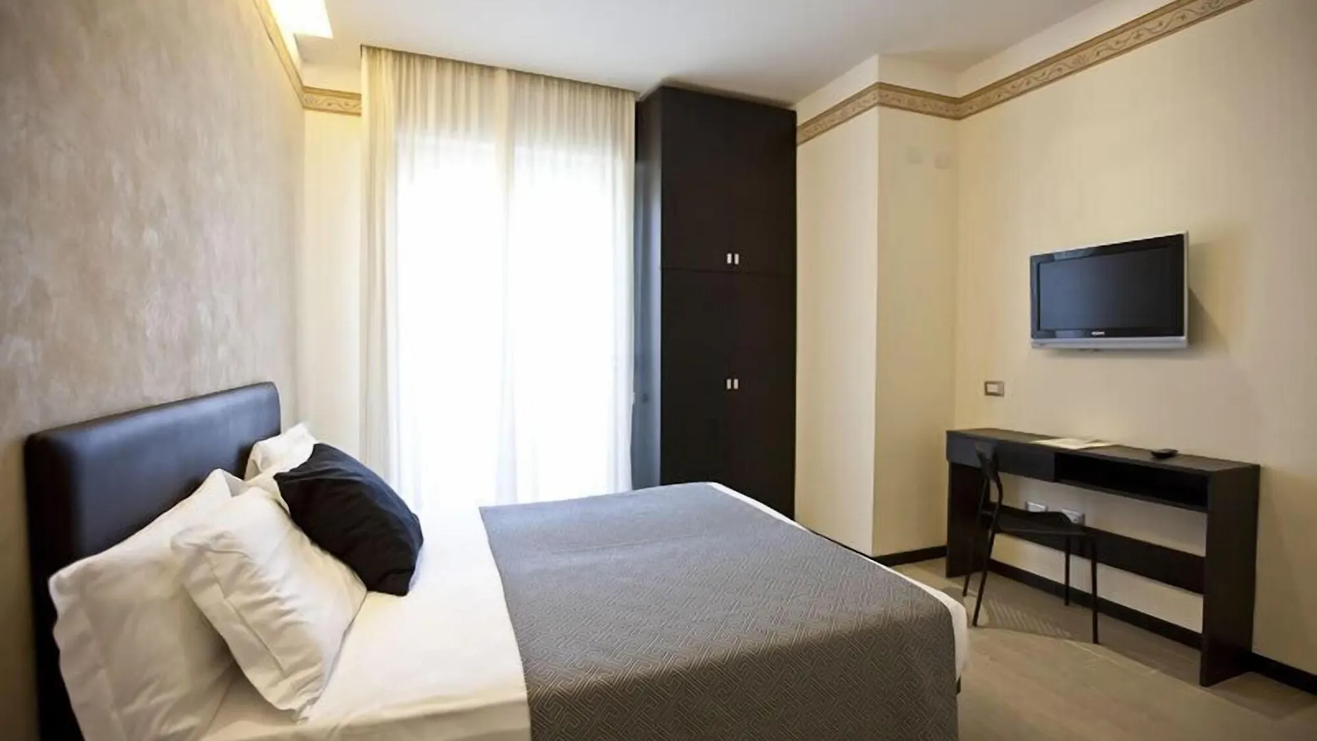 Hotel Aurora Viserba Di Rimini